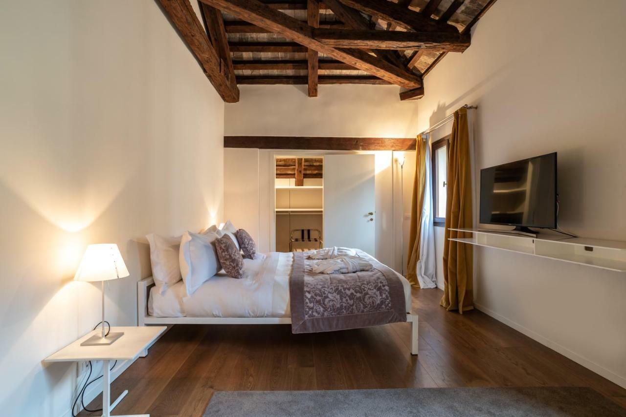 Palazzo Vendramin Costa Apartamento *
